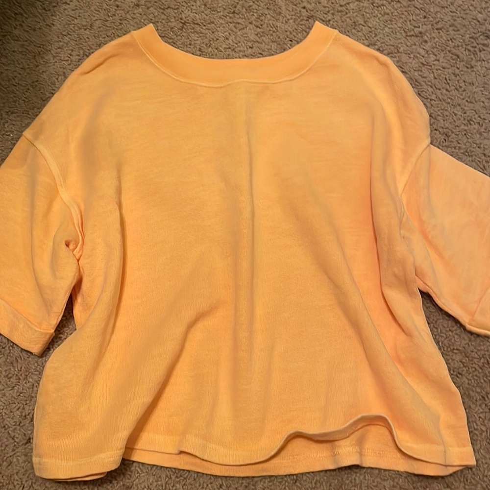 Yellow oversized cropped tee